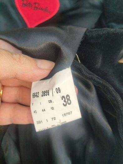 Betty Barclay vintage black velvet blazer