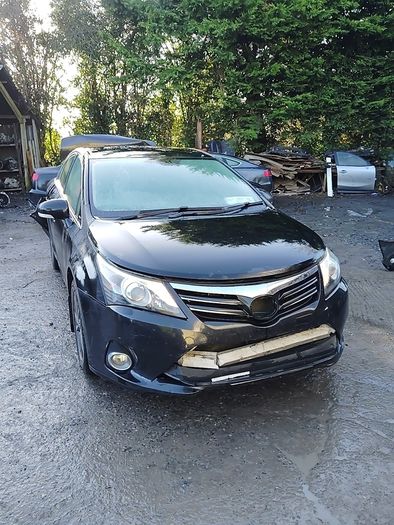 Breaking Toyota avensis 2014 2.0 diesel