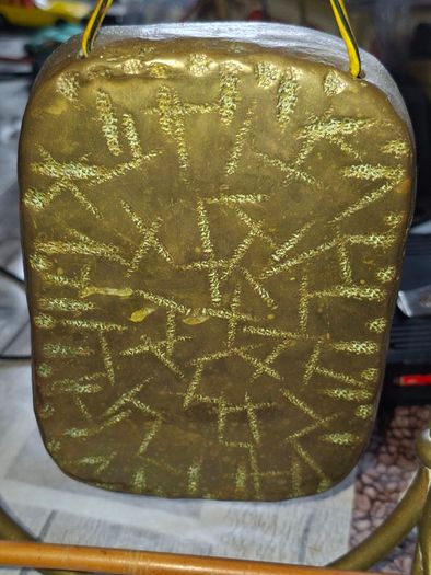 Antique Brass Tabletop Dinner Gong with Stand & Mallet Beautiful Etched Patina Postage Available or Collection,