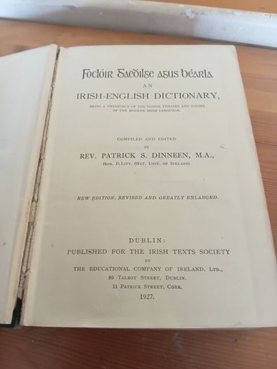 1927 Focloir Gaedilge Agus Bearla: An Irish-English Dictionary.