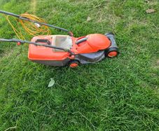 electric lawnmower