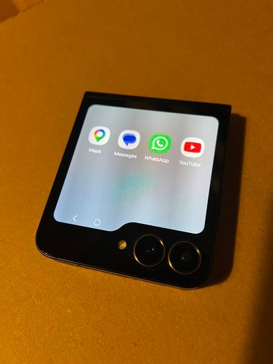 Samsung Galaxy Flip 7FE