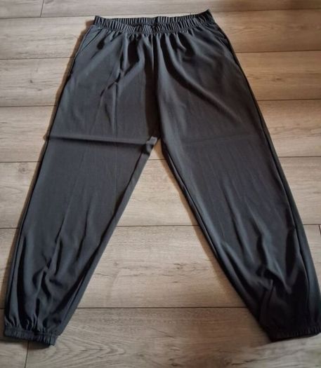 x4 Bundle - Brand New Womens Mixture Bundle - Size - XXL - Smaller Fit More A Size - U.K.16 - x3 Bundle - Bottoms - RRP - 49.74 & x1 - T-Shirt - RRP - 80.00 Dollars = RRP - 125.00+