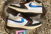 Premium Vintage Nike White Leather