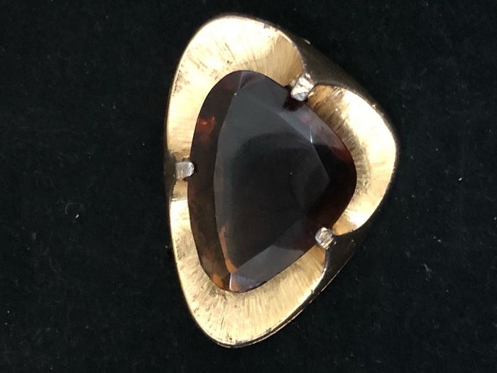 brooch
