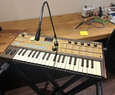 Korg microKORG Synthesizer