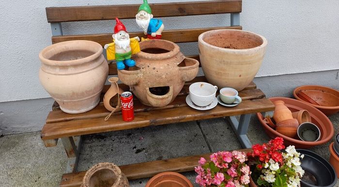 Garden pots  n items clearout