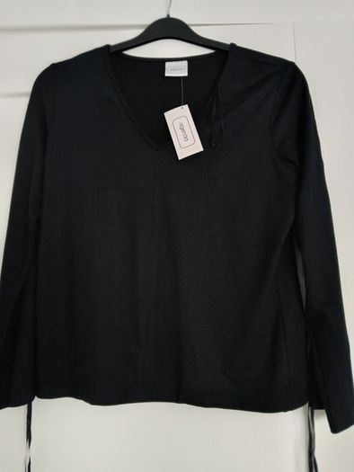 Ladies black v-neck top, long sleeves with tie design, size 14, new with tag