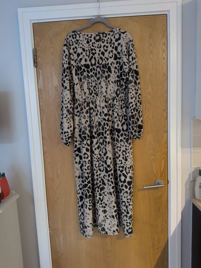 Boohoo Dress. S.18. New - No Paper Tag - Only The String.