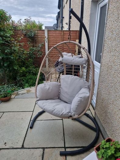 egg chair