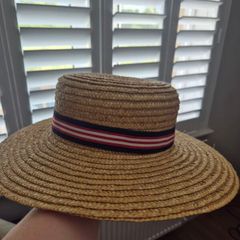 woman's straw hat