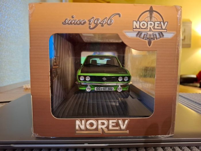 Opel Manta A GT/E 1975 - Norev - 1/18 - New in Box