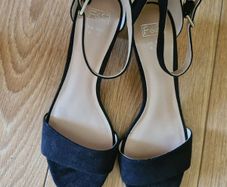 sandals size 39