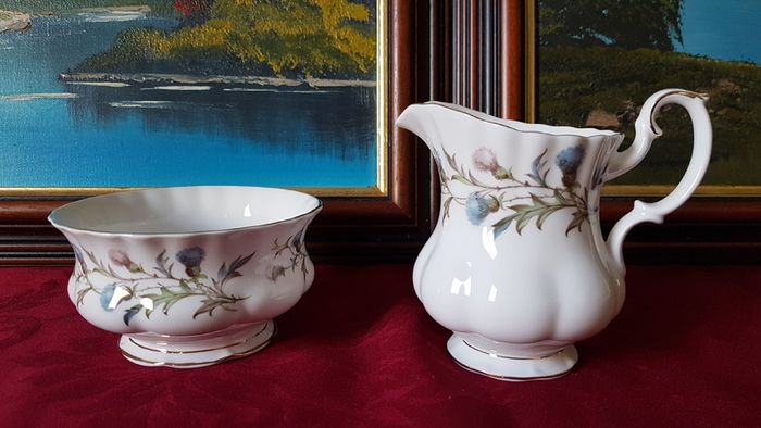 47 Piece Royal Albert Brigadoon Pattern Bone China Gold Gilt Dinner And Tea Service / Set For 5 Person Setting Made In England