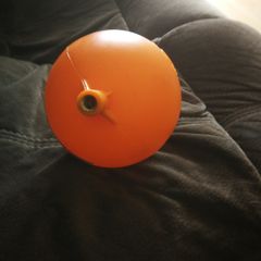 Ball valve float