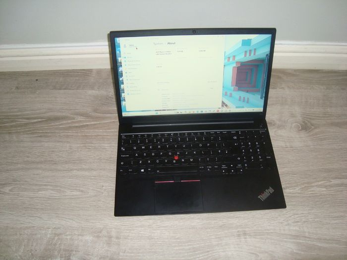 Lenovo Thinkpad E15 Gen 3 ; Amd Ryzen 5 5500u; 8gb DDR4; 256gb SSD ;15.6"