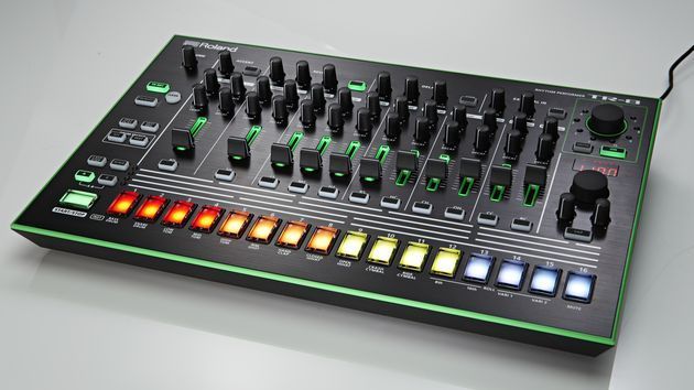 Roland TR-8 Rhythm Performer - Drum Machine