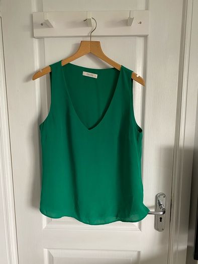 OASIS ladies green v neck top