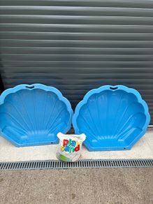 Maxi Shell Sand Box and Sand