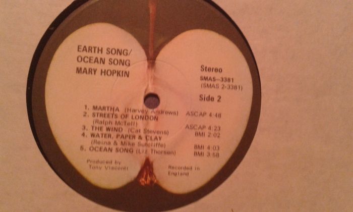 Mary Hopkin.
