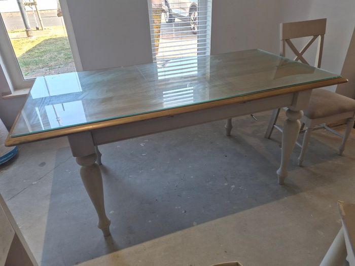 Extendable Kitchen Table and Chairs
