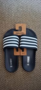 Rubber slippers. Sizes 41-42.