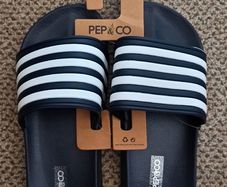 Rubber slippers. Sizes 41-42.