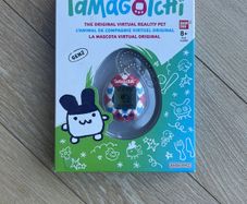 Original Bandai Tamagotchi Gen 2 Brand New & Sealed!