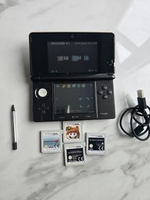 Nintendo 3ds midnight black!!