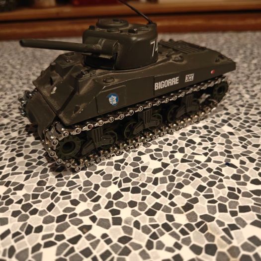 Solido World War 2 US Army Sherman tank in French Army livery 1:50