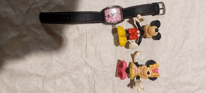 Minnie mouse ,walt disney vintage watch collection,plus 2 free used toys ,used condition, free shipping within Ireland, sold as is.