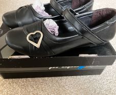 Girls shoes