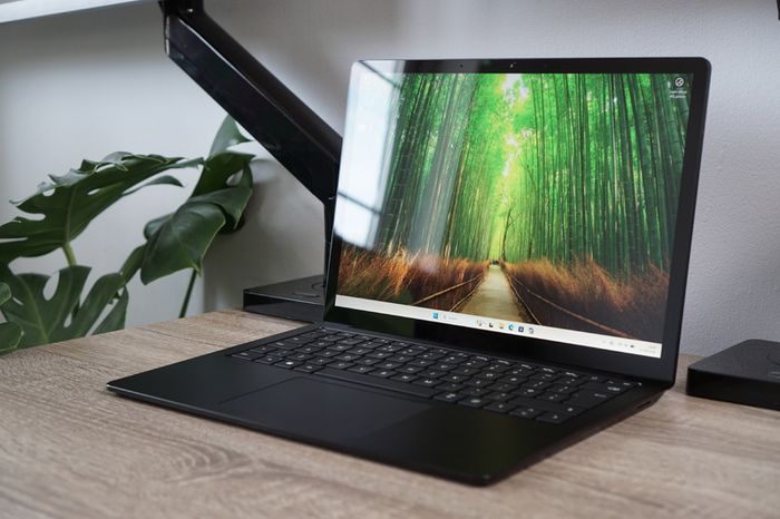 13.5" Microsoft Surface Laptop 5 Black | 16GB RAM | i5-1245U | 19 Battery Cycles