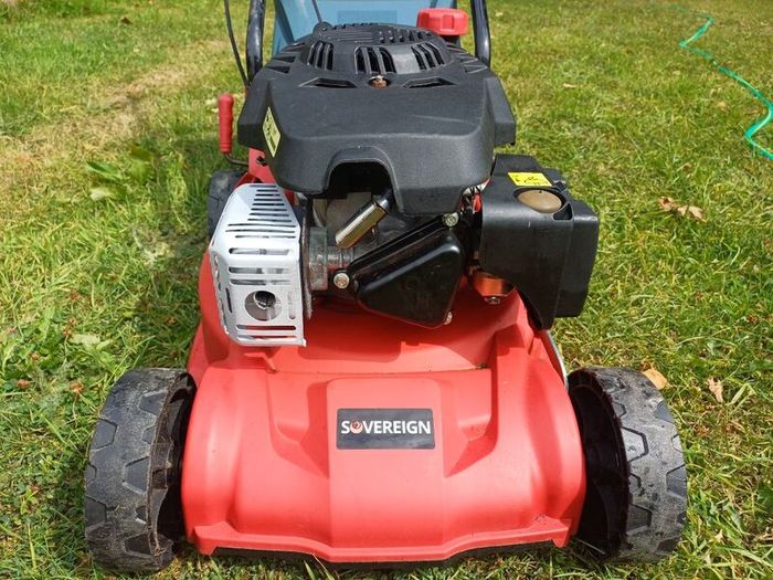 Sovereygn petrol lawn mower
