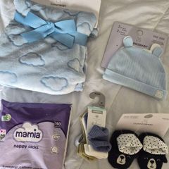 Newborn bits & bobs