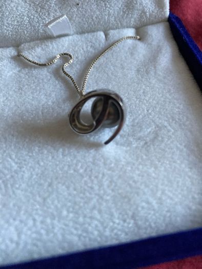 Black pearl pendant  ( with certificate)