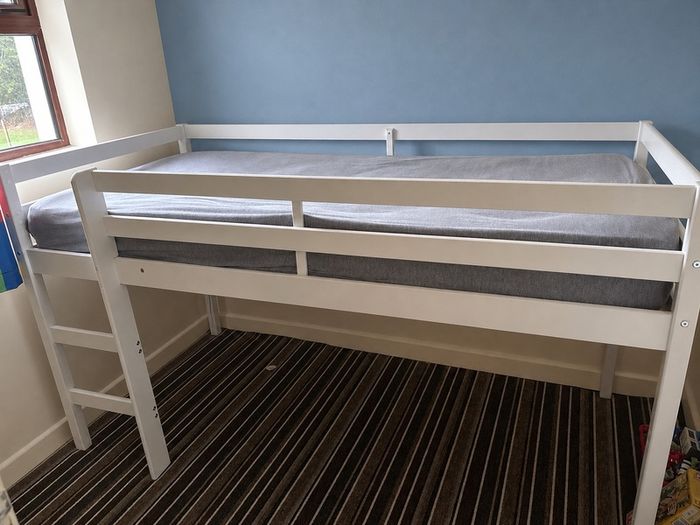 single cabin bed