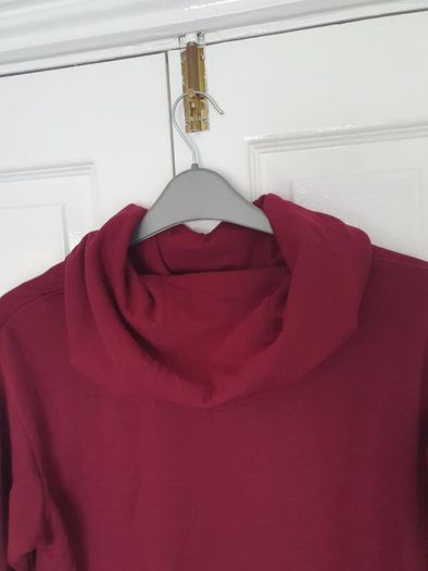 nike icon funnel neck hoodie size xs burgundy in excellent condition