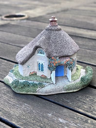 Lilliput Lane Cats Coombe Cottage