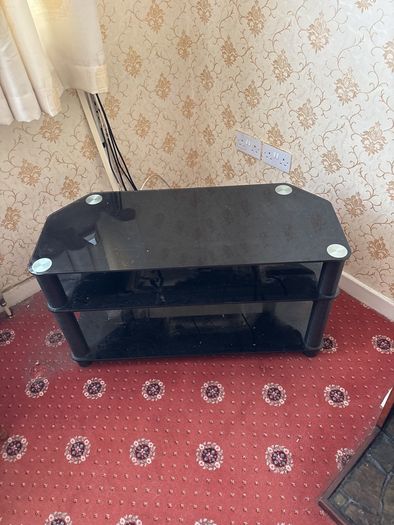 Black glass tv stand