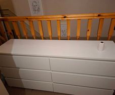 chest of drawers