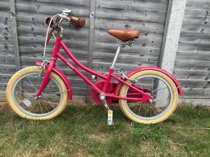 Red Gingersnap 16" Bobbin bicycle