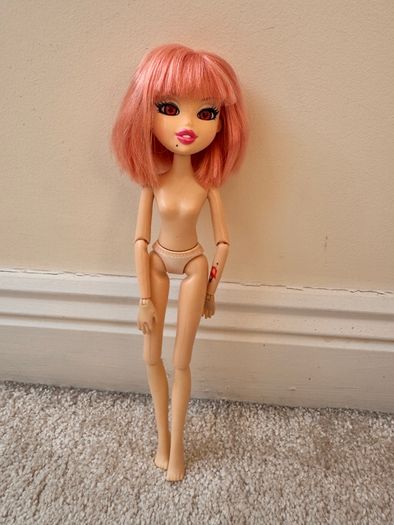 Bratzillaz Magic Night Out Jade JAdore Used Knees a bit loose Please see photos