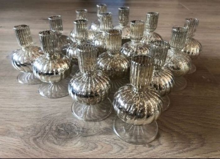 small vases for flowers or table decoration.