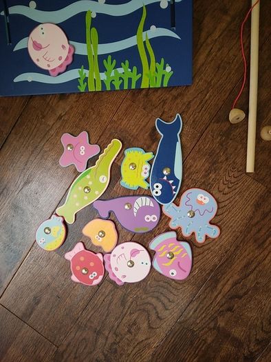 Magnetic fishing game