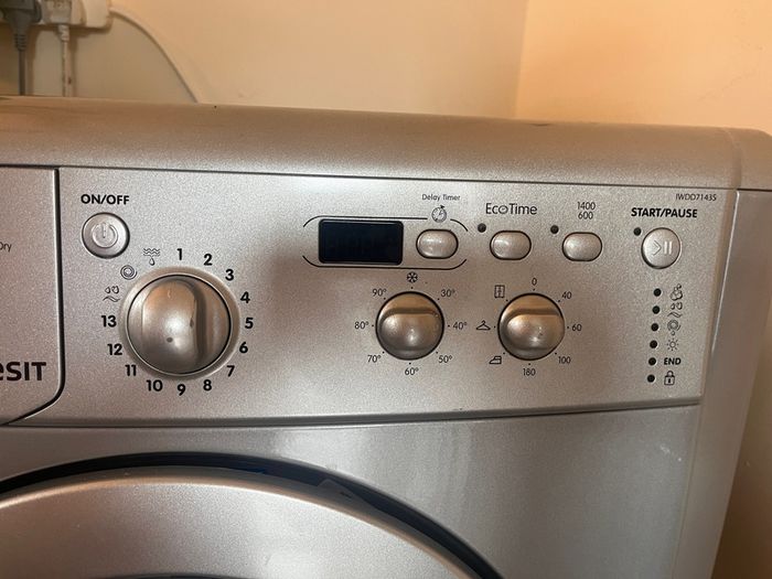 Washing Machine/ Dryer