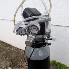 Co2 regulator & bottle