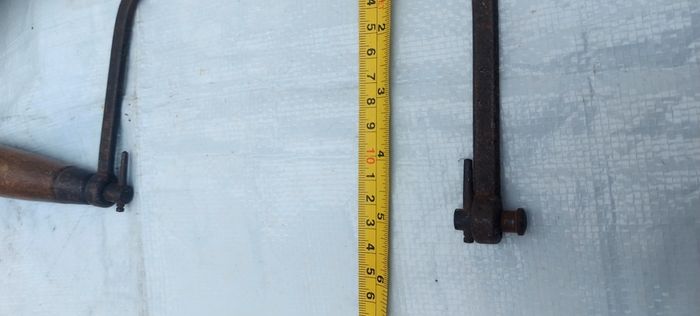 Vintage coping saw,,used condition, see pictures for condition, buyer collects or pays postage thank you sold as is,