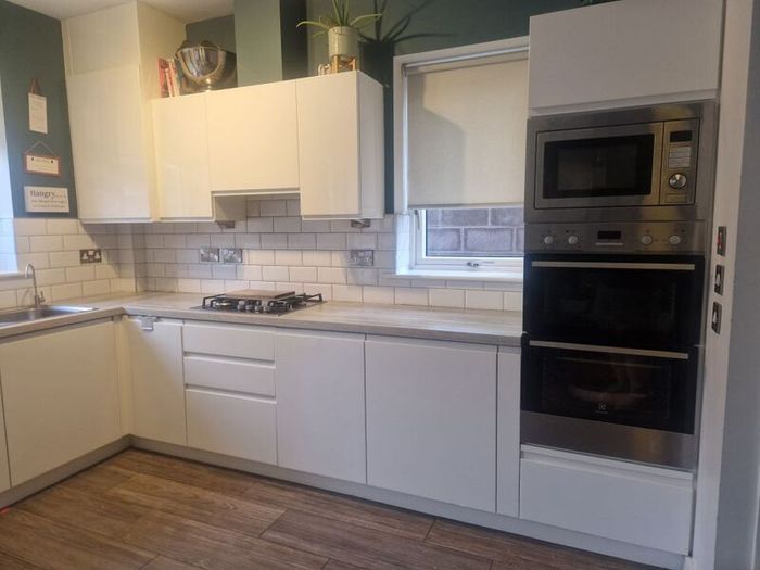 Modern White Gloss Kitchen ONO