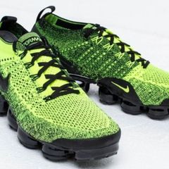 Nike vapormax flyknit 2 volt black  Size uk 9